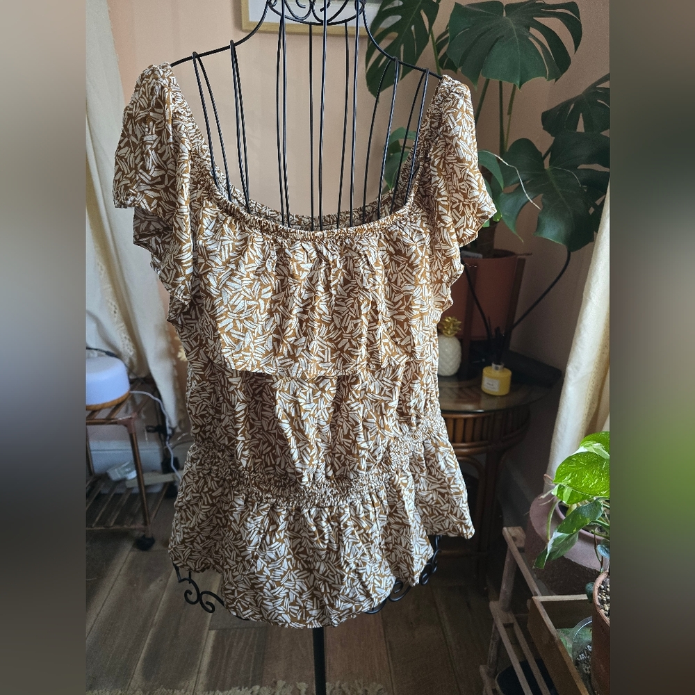 Old Navy Off Shoulder Blouse NWT